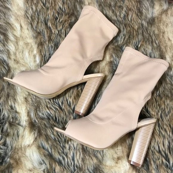 NWOT Sand Open Toe Open Back Rounded Triangular Heel Bootie - Picture 2 of 6